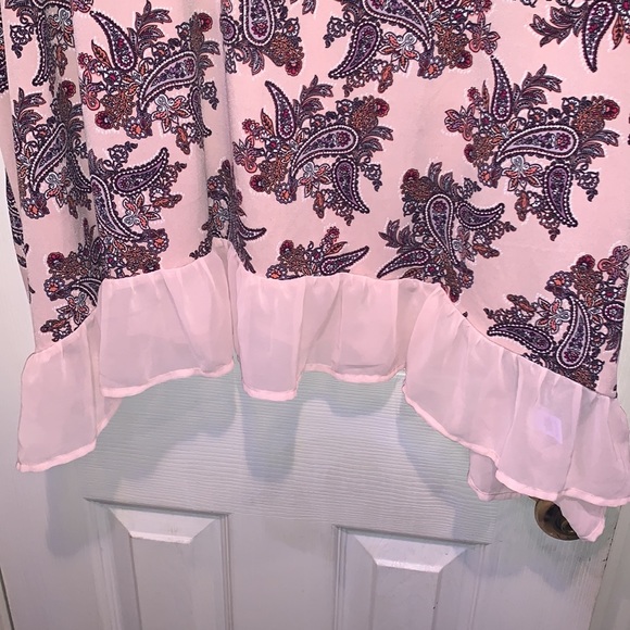 BEAUTIFUL PAISLEY PRINT LIGHT PINK TOP SIZE 26 - Picture 2 of 4